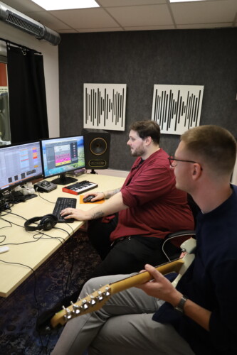 DRK-Bremen_Tonstudio_Alt-Aumund_1323-333x500 DRK-Jugendzentrum Alt-Aumund, Tonstudio