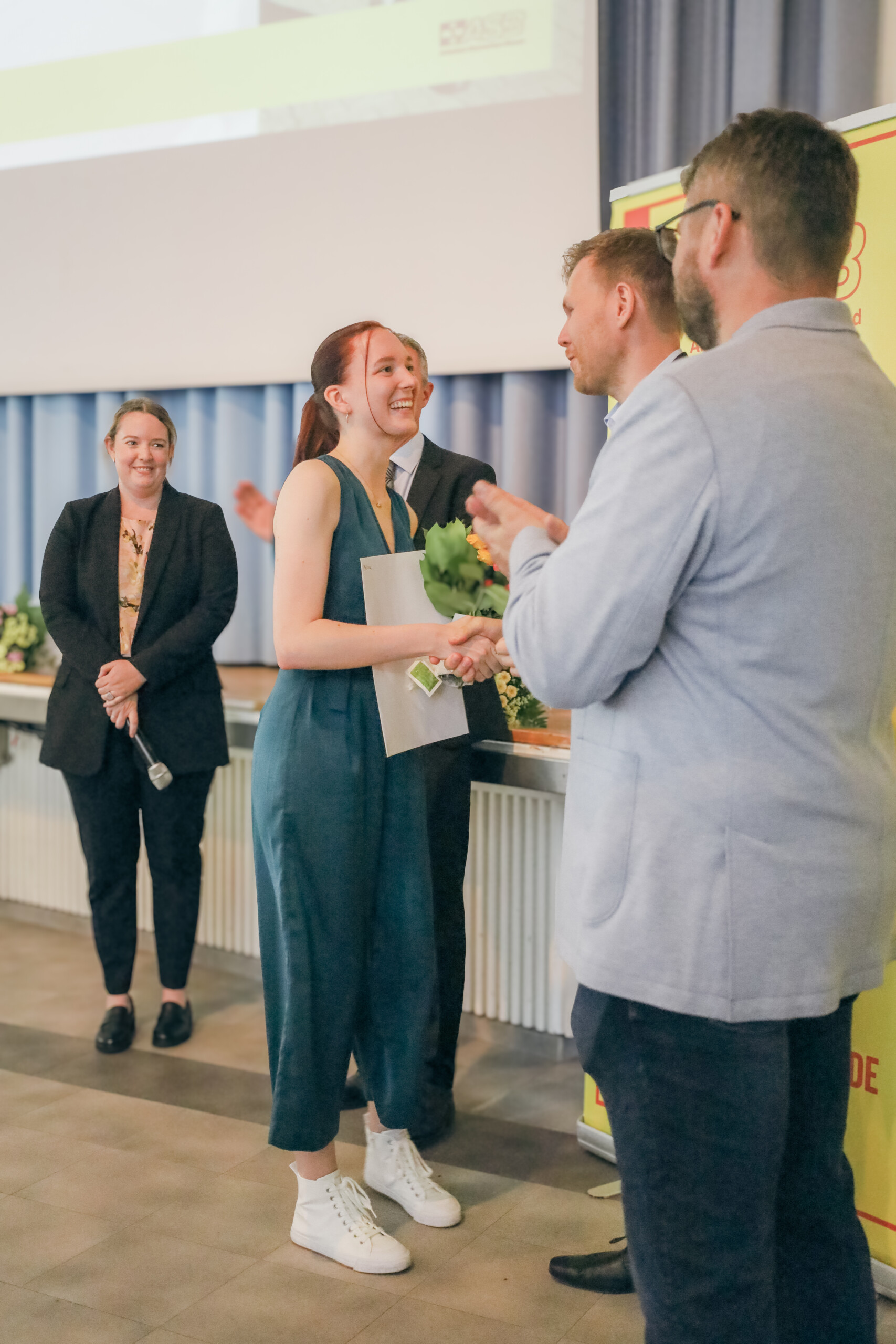 Neue Notfallsanitäter:innen beim DRK Bremen DRK Bremen IMG_1521-scaled Neue Notfallsanitäter:innen beim DRK Bremen