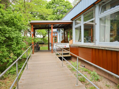 Kitaportal-Frontansicht-1-500x375 Bilder Arche fürs Web (kleine Auflösung)