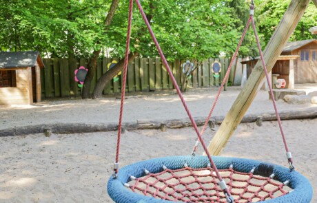 Kitaportal-Spielplatz-2-2-460x295 Kinderhaus Baumhöhle