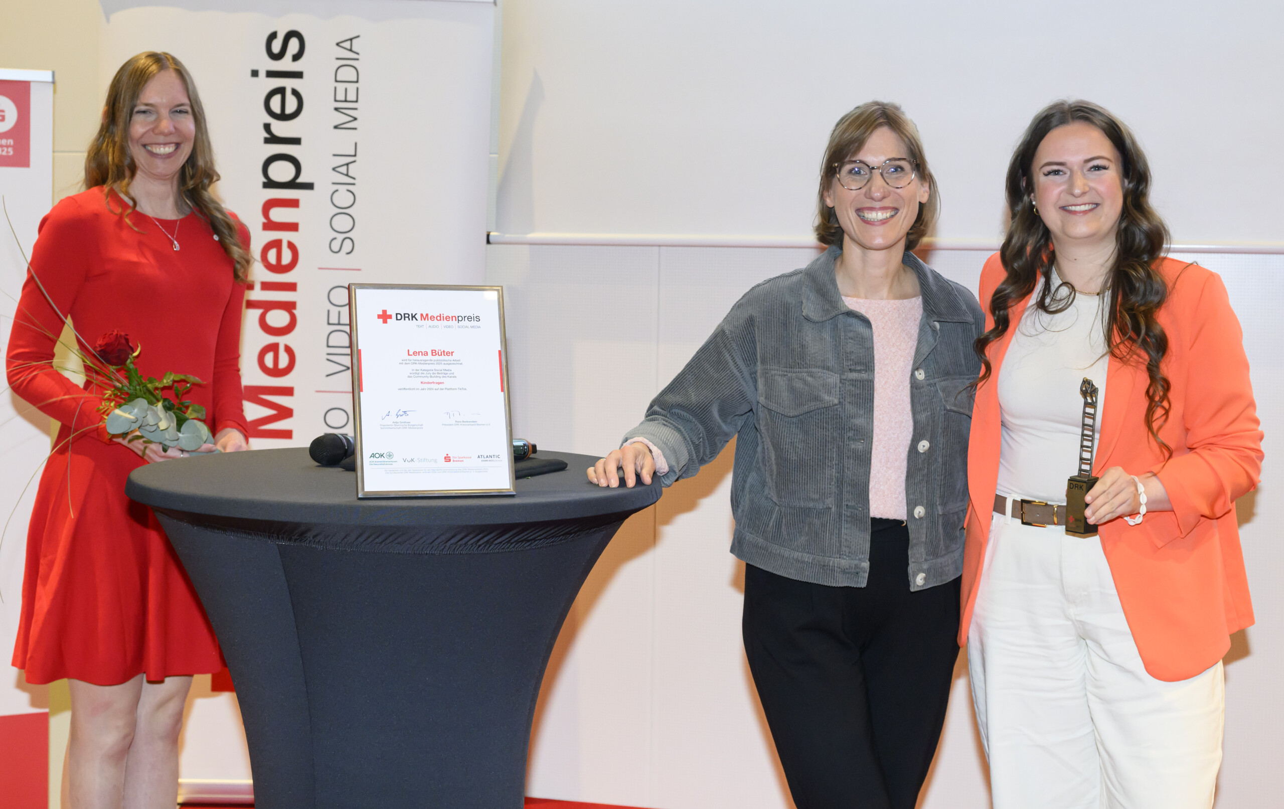 DRK Medienpreis 2025 - das sind die Preisträger:innen DRK Bremen 2025-10-01-DRK-Medienpreis-149-scaled DRK Medienpreis 2025 - das sind die Preisträger:innen